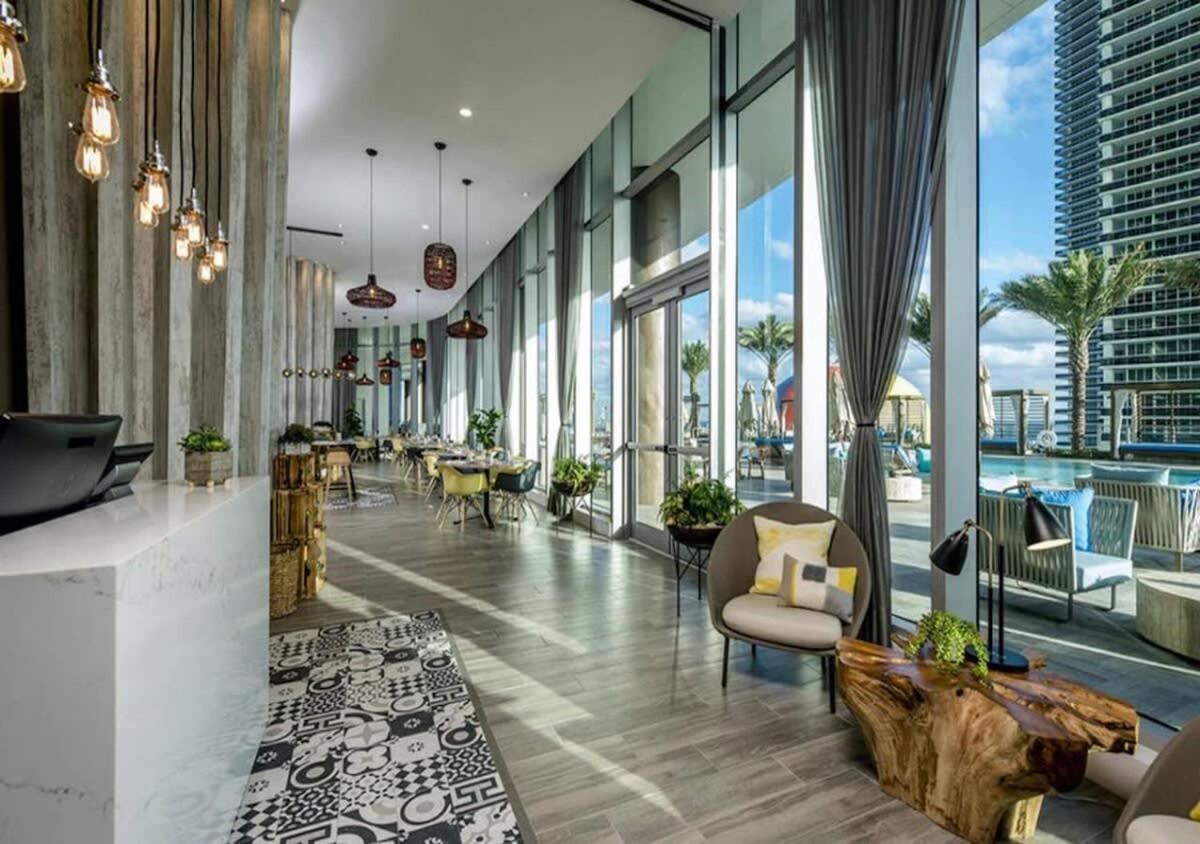 Upper Level Penthouse - Amazing Views Beach & Intracoastal Apartment Hollywood Bagian luar foto