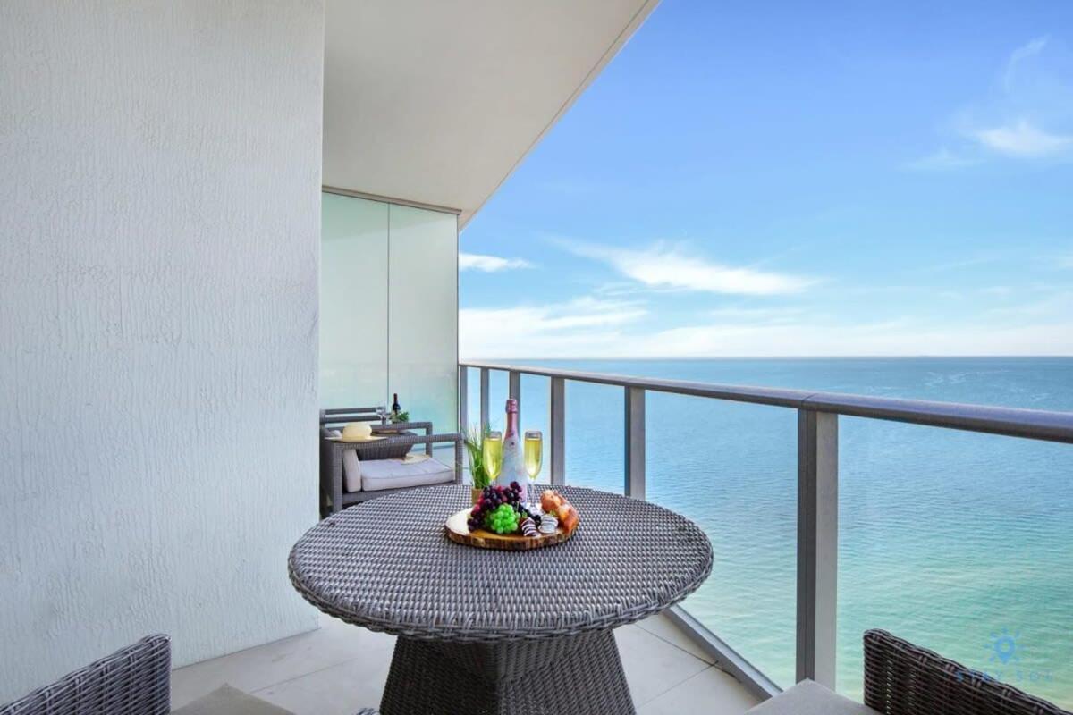 Upper Level Penthouse - Amazing Views Beach & Intracoastal Apartment Hollywood Bagian luar foto