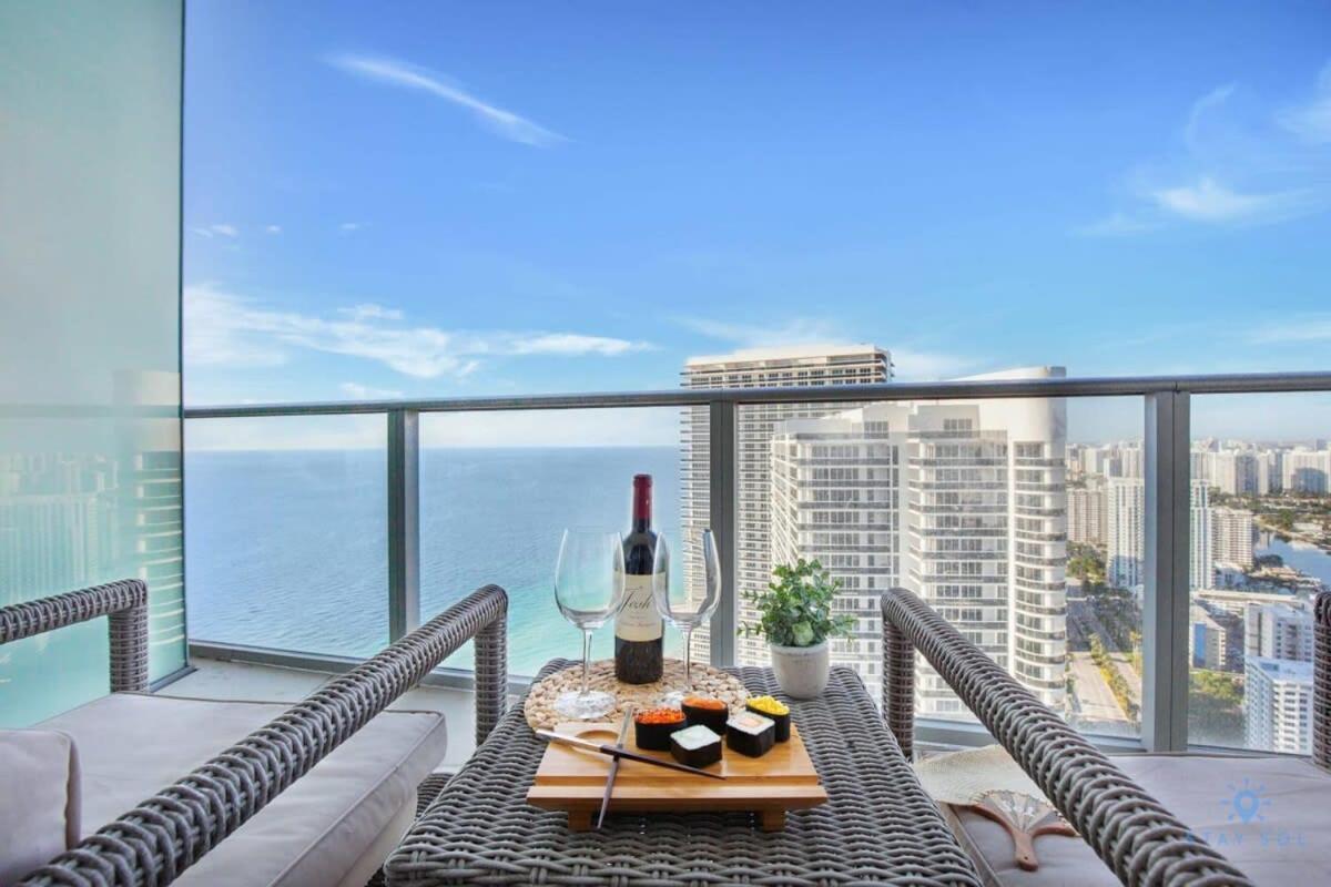 Upper Level Penthouse - Amazing Views Beach & Intracoastal Apartment Hollywood Bagian luar foto