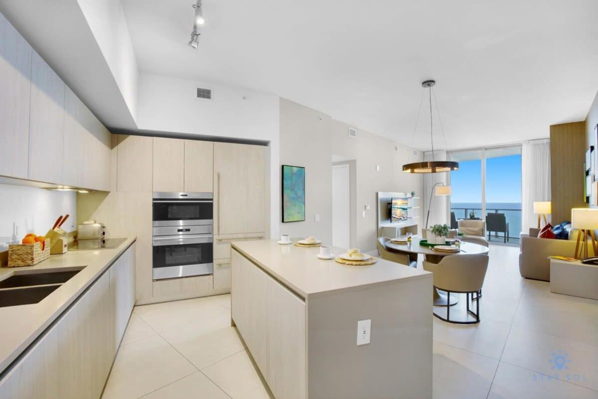 Upper Level Penthouse - Amazing Views Beach & Intracoastal Apartment Hollywood Bagian luar foto